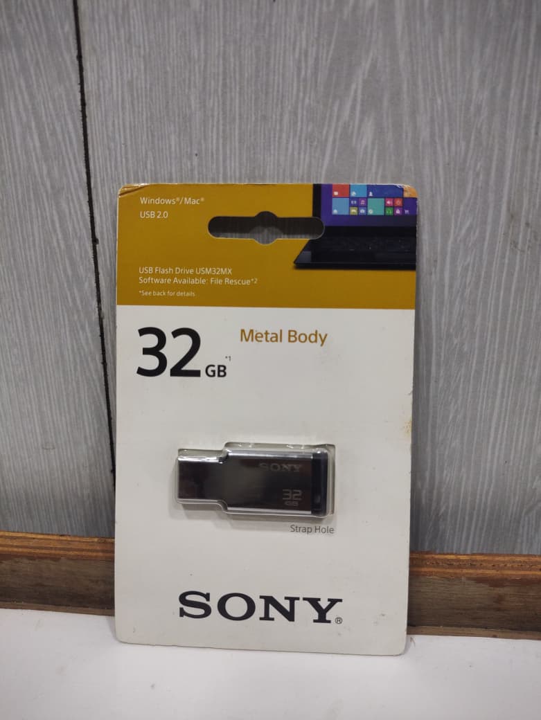 Sony Pendrive 32GB Metal